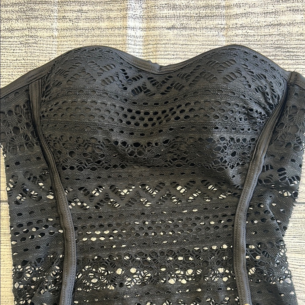 Simplicity Sz M Black One Piece Swimsuit with Sweetheart Neckline • Preloved!